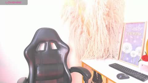 Lizzy  online show from September 2025 05:00:02 AM