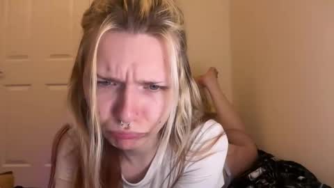 lizzybunny online show from September 2025 07:15:02 PM