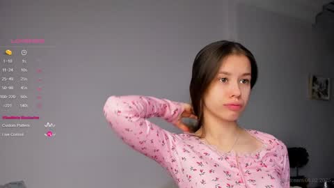 Snapshot of llkadream chatting on February 2025 07:02:02 AM Arina online show from February 2025 07:02:02 AM