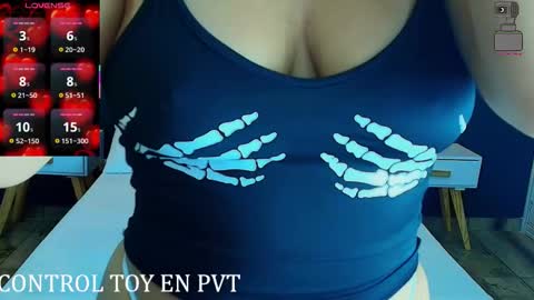 Logan and Chloe online show from November 2025 12:08:02 PM