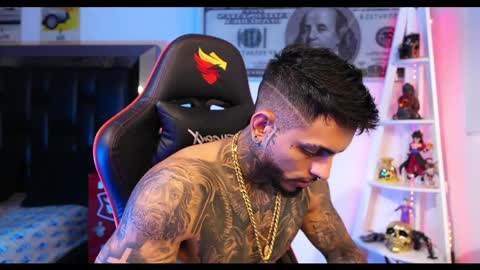 logan_hugh8 online show from March 2025 01:20:01 PM