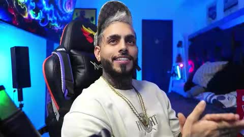 logan_hugh8 online show from February 2026 06:22:01 AM