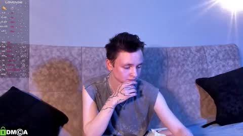 Snapshot of logan_mett chatting on November 2025 11:37:02 PM Logan online show from November 2025 11:37:02 PM