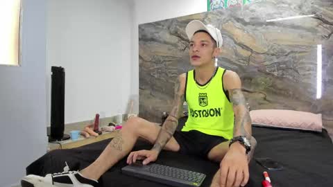 Snapshot of logan_wollff chatting on April 2026 08:09:02 PM logan_wollff online show from April 2026 08:09:02 PM