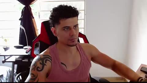 Loganandrwz online show from February 2026 08:13:02 PM