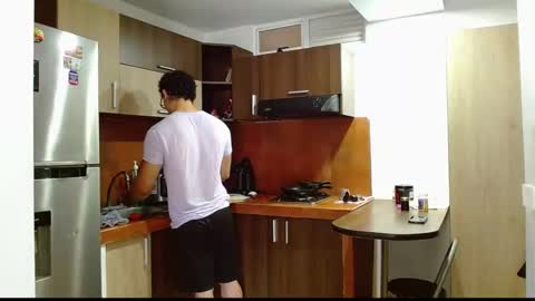 Loganandrwz online show from February 2026 07:10:01 PM