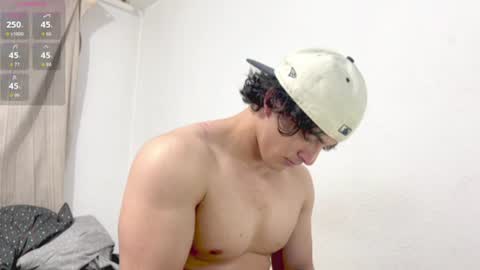 Snapshot of logann_x3 chatting on June 2026 04:54:01 AM Logan online show from June 2026 04:54:01 AM