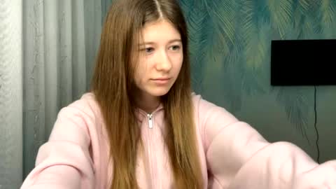 Snapshot of loisecromack chatting on April 2026 01:41:01 PM Kate online show from April 2026 01:41:01 PM