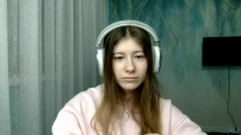 Snapshot of loisecromack chatting on April 2026 02:11:01 PM Kate online show from April 2026 02:11:01 PM