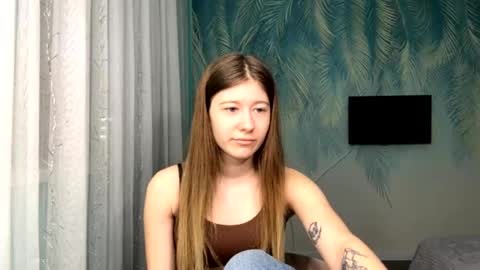 Snapshot of loisecromack chatting on April 2026 01:49:02 PM Kate online show from April 2026 01:49:02 PM