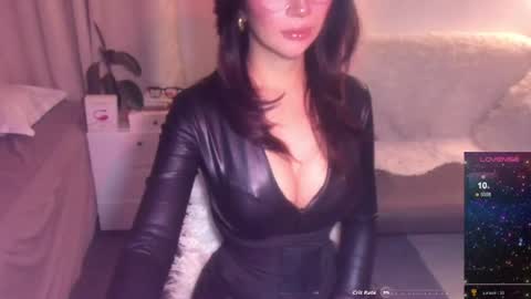 Snapshot of loisewilliams chatting on July 2026 03:36:02 PM Mistress L online show from July 2026 03:36:02 PM