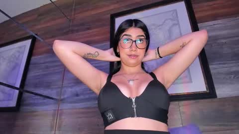 Snapshot of lol1ta_sweet chatting on November 2025 01:32:02 PM Sophia online show from November 2025 01:32:02 PM