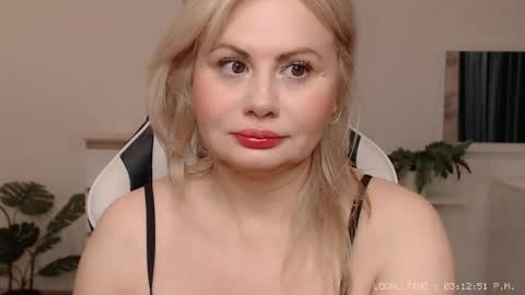  Lola  online show from October 2025 10:12:02 AM