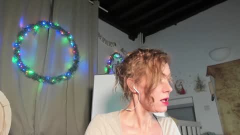 Snapshot of lola_belgium chatting on January 2025 04:44:01 PM lola_belgium online show from January 2025 04:44:01 PM