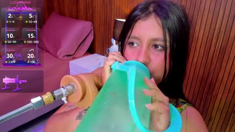 Snapshot of lola_clit chatting on February 2025 02:34:02 PM lola online show from February 2025 02:34:02 PM