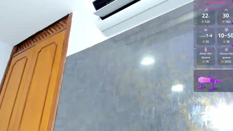 Snapshot of lola_clit chatting on February 2025 11:28:01 AM lola online show from February 2025 11:28:01 AM