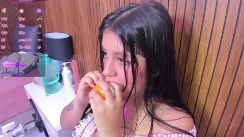 Snapshot of lola_clit chatting on February 2025 11:30:02 AM lola online show from February 2025 11:30:02 AM