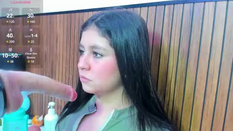 Snapshot of lola_clit chatting on March 2025 11:33:02 AM lola online show from March 2025 11:33:02 AM