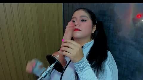 Snapshot of lola_clit chatting on October 2025 12:06:01 PM lola online show from October 2025 12:06:01 PM