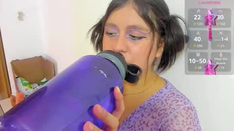 Snapshot of lola_clit chatting on October 2025 11:55:02 AM lola online show from October 2025 11:55:02 AM