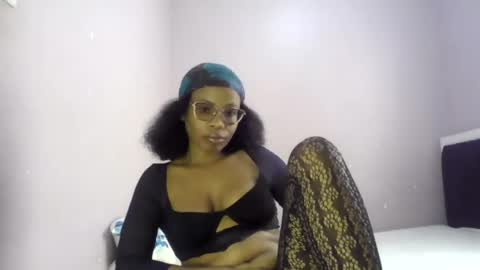 Snapshot of lola_coco chatting on July 2026 07:23:01 AM Lola Coco online show from July 2026 07:23:01 AM