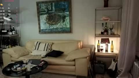 Snapshot of lola_dinky chatting on August 2026 09:28:01 PM Lola online show from August 2026 09:28:01 PM