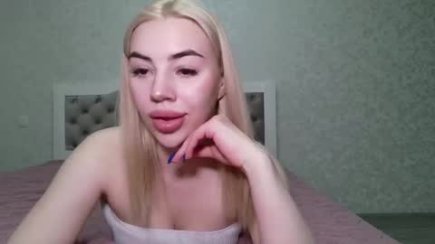 lola_lipps online show from March 2026 10:20:01 PM
