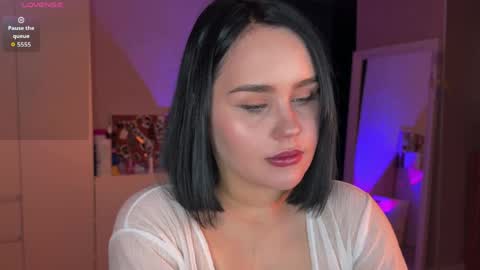 lola_razee online show from April 2026 07:37:01 PM