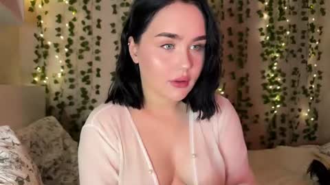Snapshot of lola_razee chatting on July 2026 10:24:02 PM lola_razee online show from July 2026 10:24:02 PM