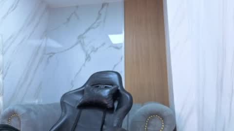 Snapshot of lola_roses_tf chatting on May 2026 07:56:02 PM Lola online show from May 2026 07:56:02 PM