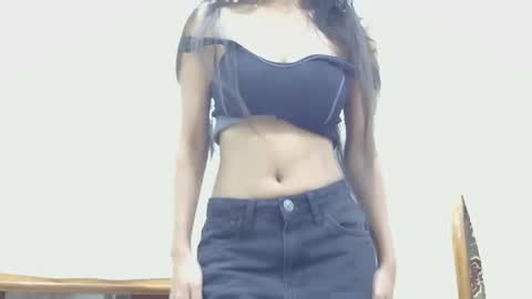 lolaa online show from January 2025 05:52:02 PM