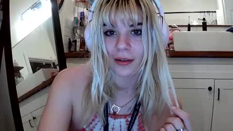 Lola Lixx online show from May 2026 11:06:01 AM