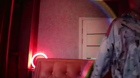 Lola online show from September 2025 03:17:02 PM