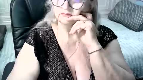 Snapshot of lolkaalyss chatting on April 2026 07:27:02 PM LolkaAlyss online show from April 2026 07:27:02 PM