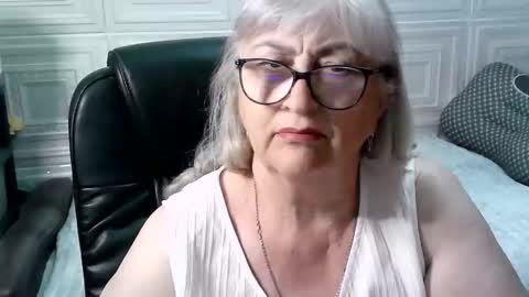Snapshot of lolkaalyss chatting on May 2026 08:39:01 PM LolkaAlyss online show from May 2026 08:39:01 PM