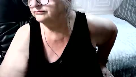 Snapshot of lolkaalyss chatting on May 2026 08:50:01 PM LolkaAlyss online show from May 2026 08:50:01 PM