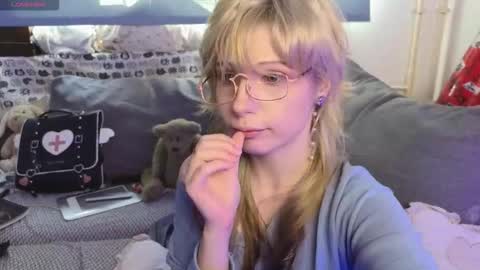Snapshot of lolle4k chatting on September 2025 06:06:02 AM Christine online show from September 2025 06:06:02 AM