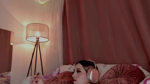 Lolly  online show from December 2025 05:49:01 AM