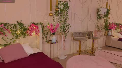 Snapshot of lolly_neal chatting on September 2025 04:58:02 AM Lolly online show from September 2025 04:58:02 AM
