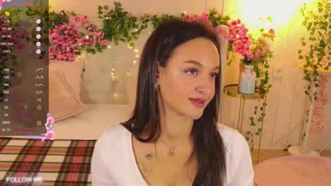 Snapshot of lolly_neal chatting on October 2025 05:07:02 AM Lolly online show from October 2025 05:07:02 AM