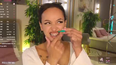 Snapshot of lolly_neal chatting on July 2026 03:54:02 PM Lolly online show from July 2026 03:54:02 PM
