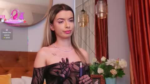 Lolly. online show from December 2025 07:43:02 PM