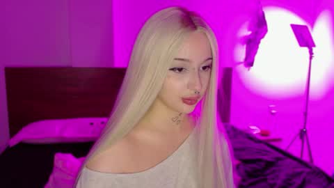 Snapshot of lolykari chatting on May 2026 03:00:01 PM Kari online show from May 2026 03:00:01 PM