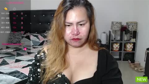 Snapshot of longasiansausage chatting on February 2025 07:50:02 AM TOPwithEXTRABiG online show from February 2025 07:50:02 AM