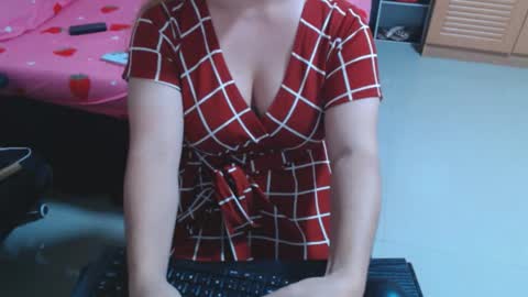 Snapshot of longasiansausage chatting on October 2025 03:23:02 PM TOPwithEXTRABiG online show from October 2025 03:23:02 PM