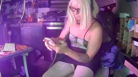 Snapshot of longbeachcd69 chatting on October 2025 08:25:01 AM longbeachcd69 online show from October 2025 08:25:01 AM