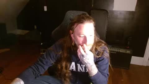 Snapshot of longhair021 chatting on December 2024 05:26:01 AM longhair online show from December 2024 05:26:01 AM