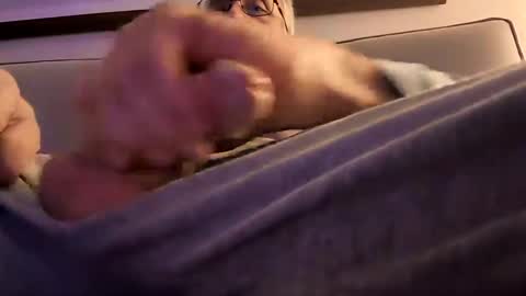 looking469 online show from October 2025 04:09:01 AM