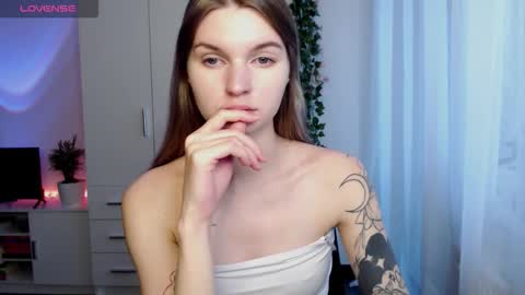 Snapshot of lookluna chatting on November 2025 09:08:02 AM Luna online show from November 2025 09:08:02 AM