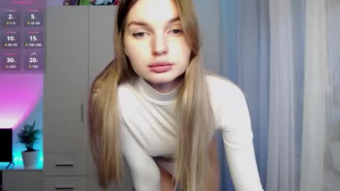 Snapshot of lookluna chatting on November 2025 07:43:01 AM Luna online show from November 2025 07:43:01 AM